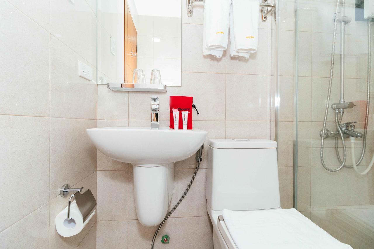 Reddoorz Premium @ Sampaloc Makati Hotel Makati City Exterior photo