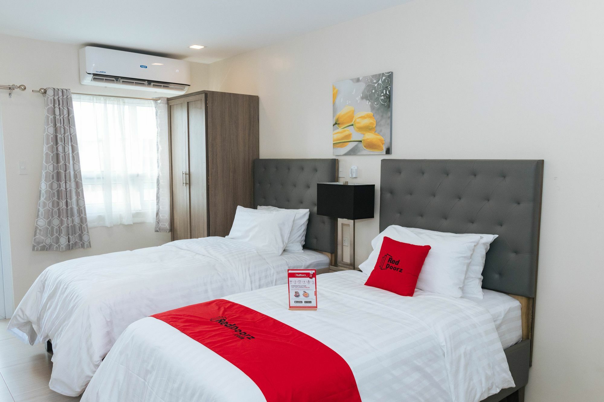 Reddoorz Premium @ Sampaloc Makati Hotel Makati City Exterior photo